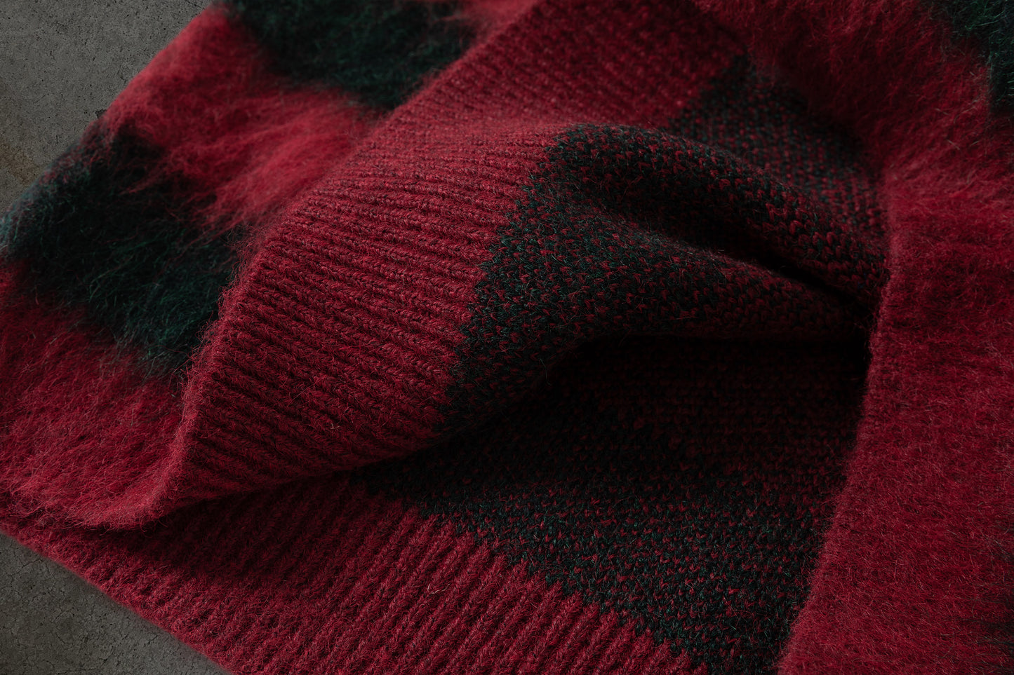 NIGHTMARE MOHAIR (RED/GREEN)