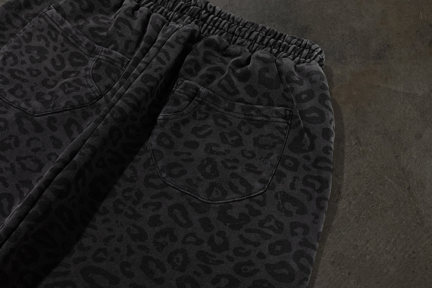 CHEETAH SWEATS (COAL)