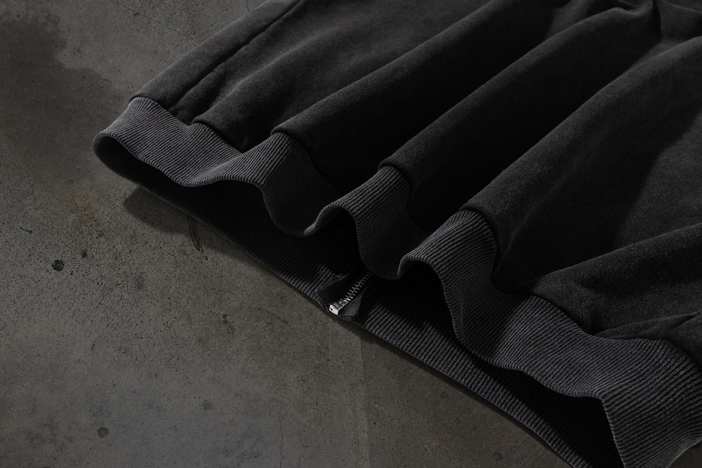 ATHLETIC ZIPUP (COAL/ASH)