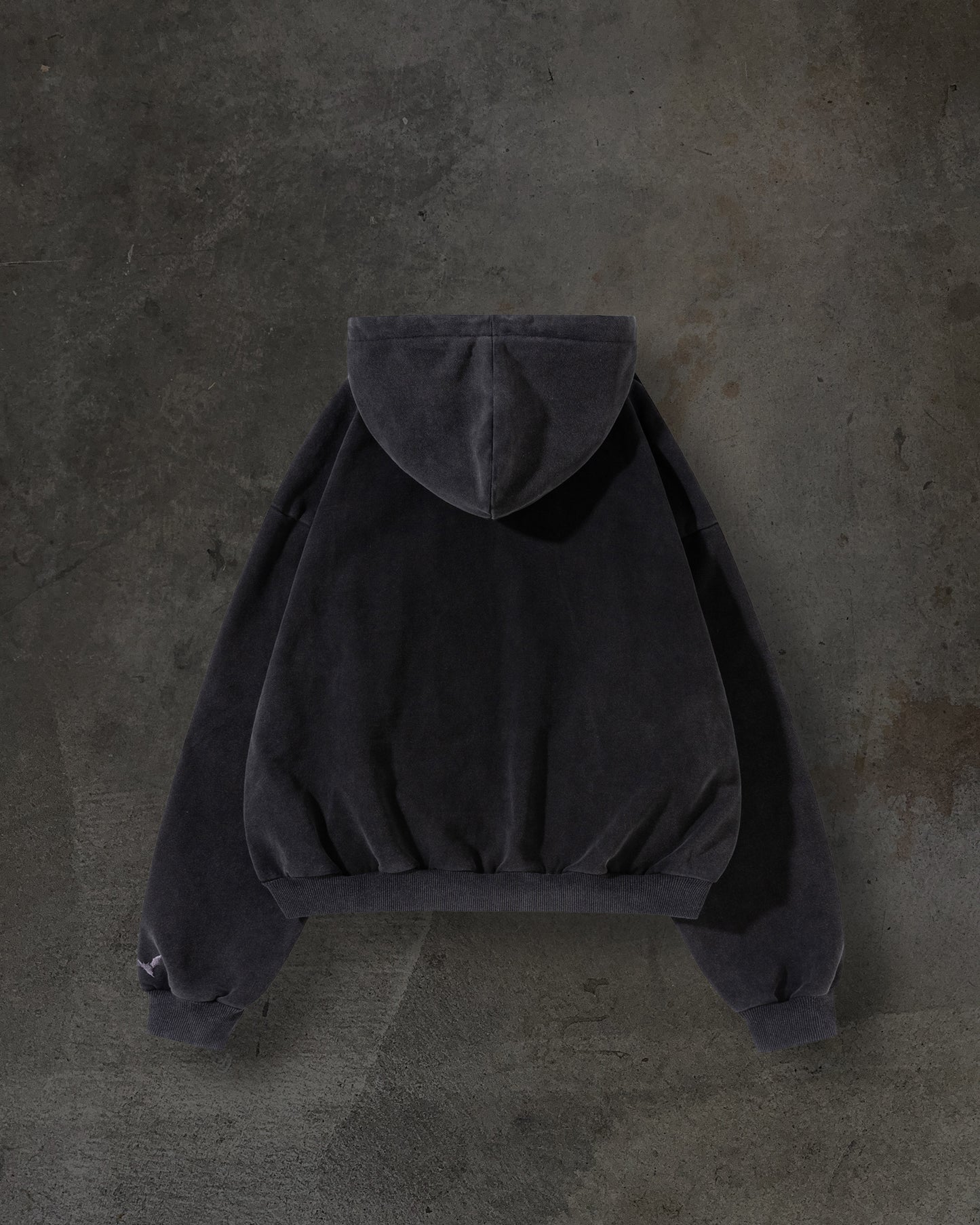 EMBROIDERED VINE PULLOVER (COAL)