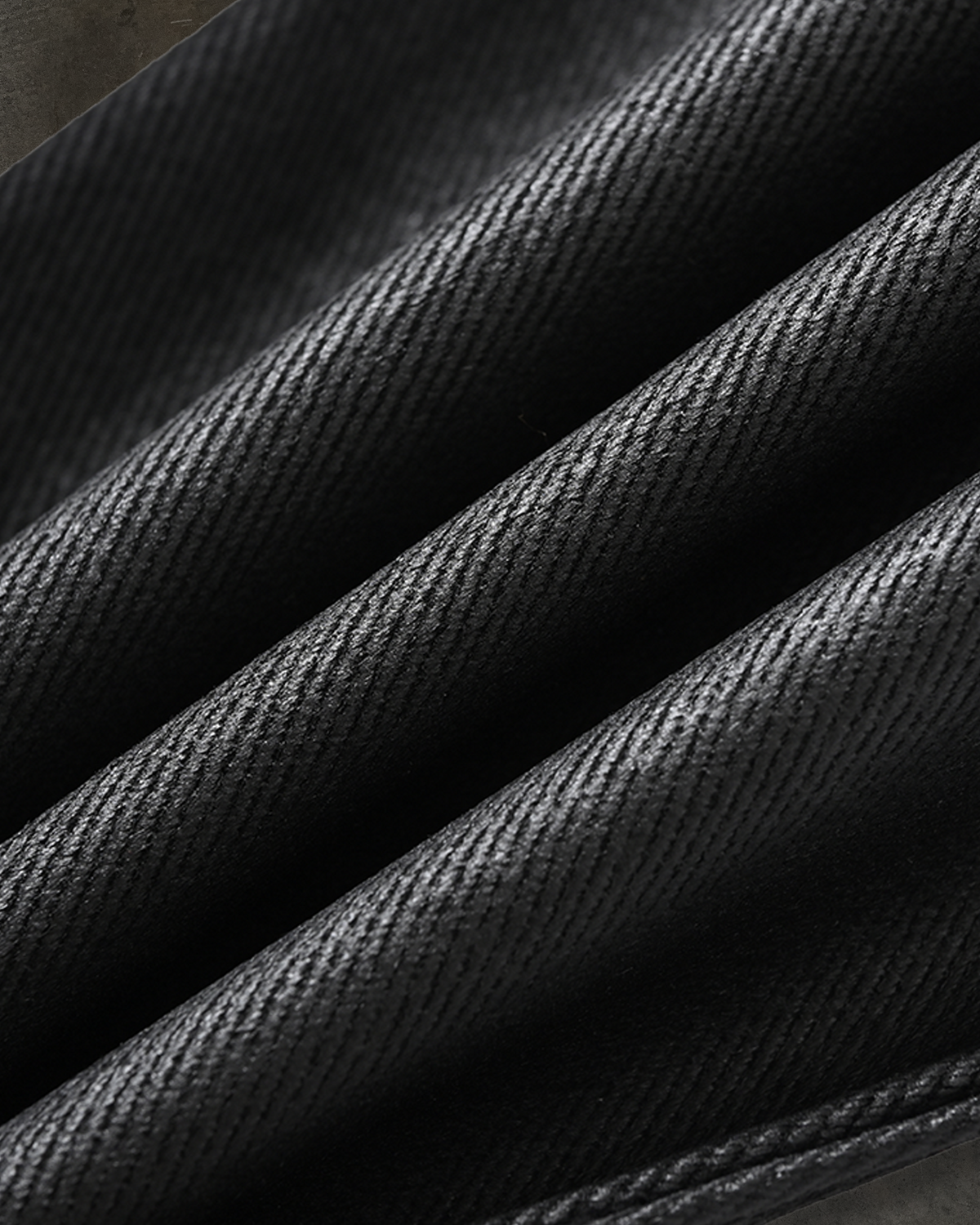 SLIM BOOTCUT COATED DENIM (WAXED NOIR)