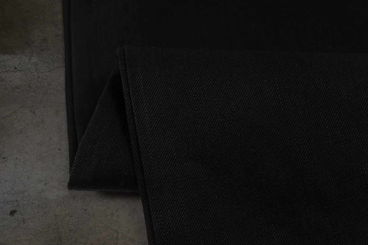 JAPANESE SELVEDGE SLUB DENIM (JET BLACK)