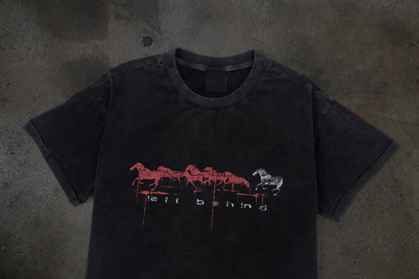RACEHORSE TEE (COAL)