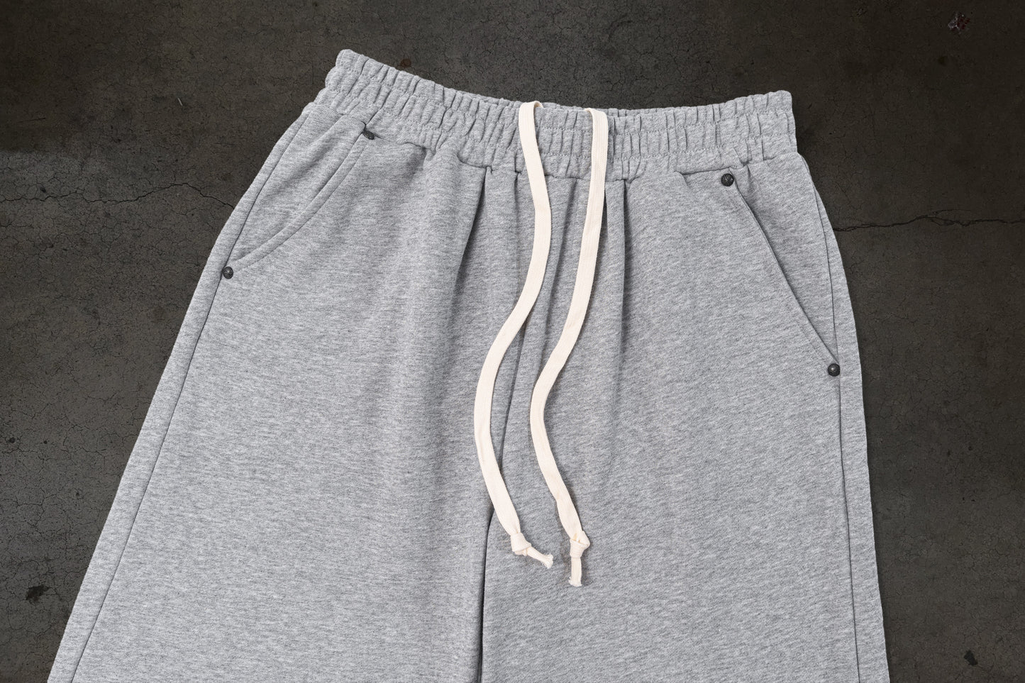 BAGGY SWEATSHORTS (HEATHER)