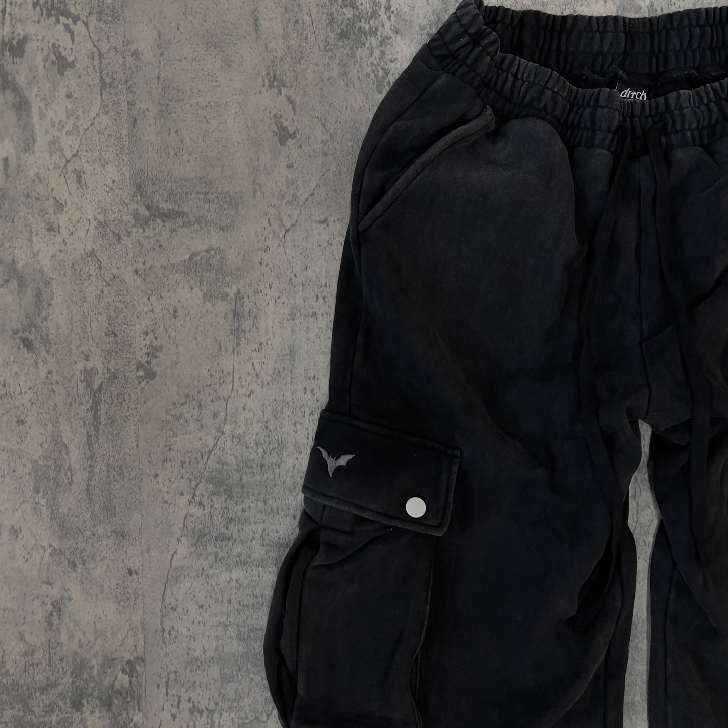 CARGO SWEATS (COAL)