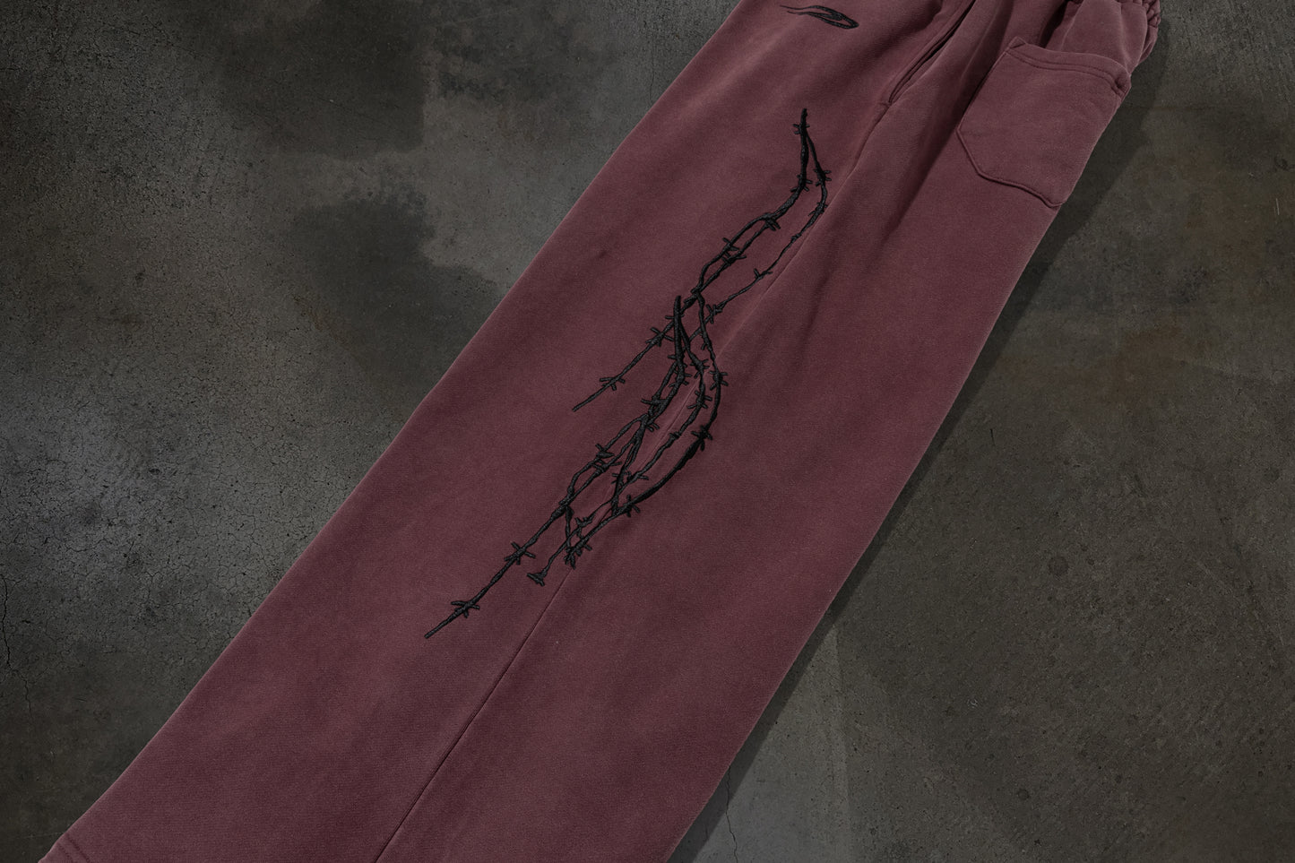 ATHLETIC BARBED SWEATS (CRIMSON)