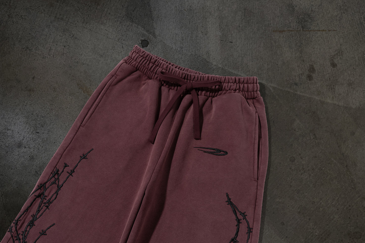 ATHLETIC BARBED SWEATS (CRIMSON)