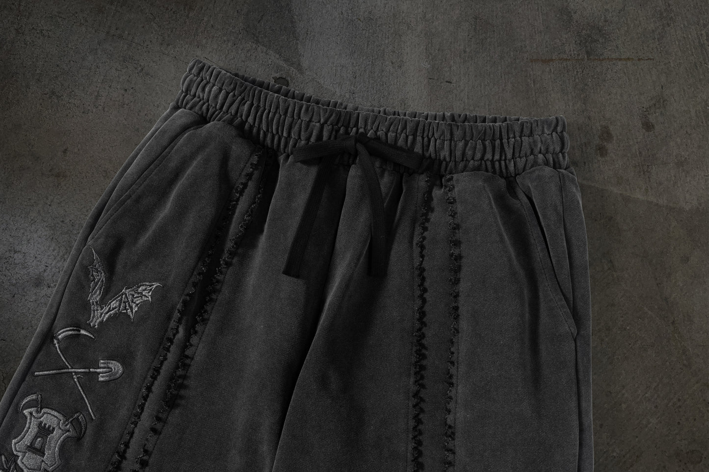 PATCHED SWEATS (COAL)