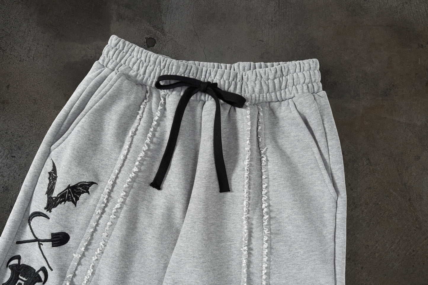 PATCHED SWEATS (HEATHER GREY)