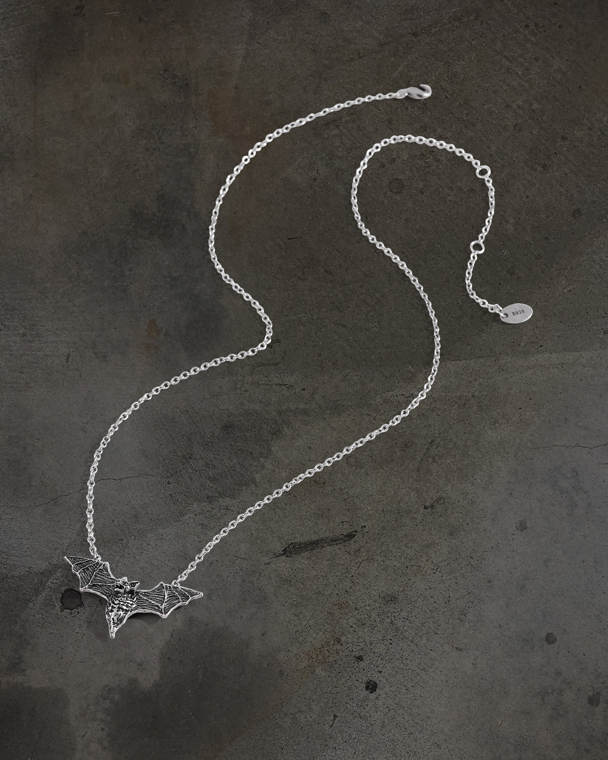 DITCH SILVER BAT CHAIN