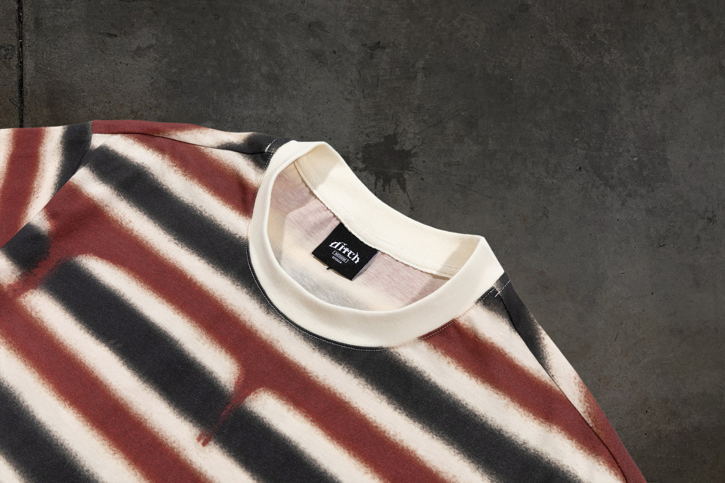 BLOODY STRIPED TEE (CREME)