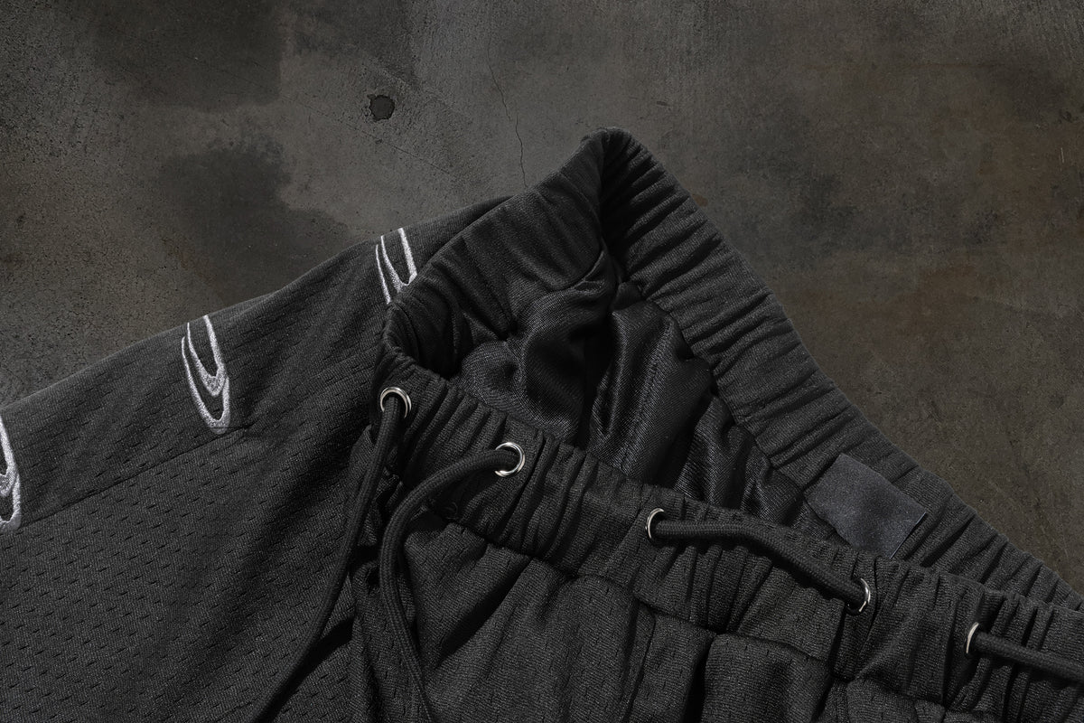 BADGE MESH SHORTS (NOIR)