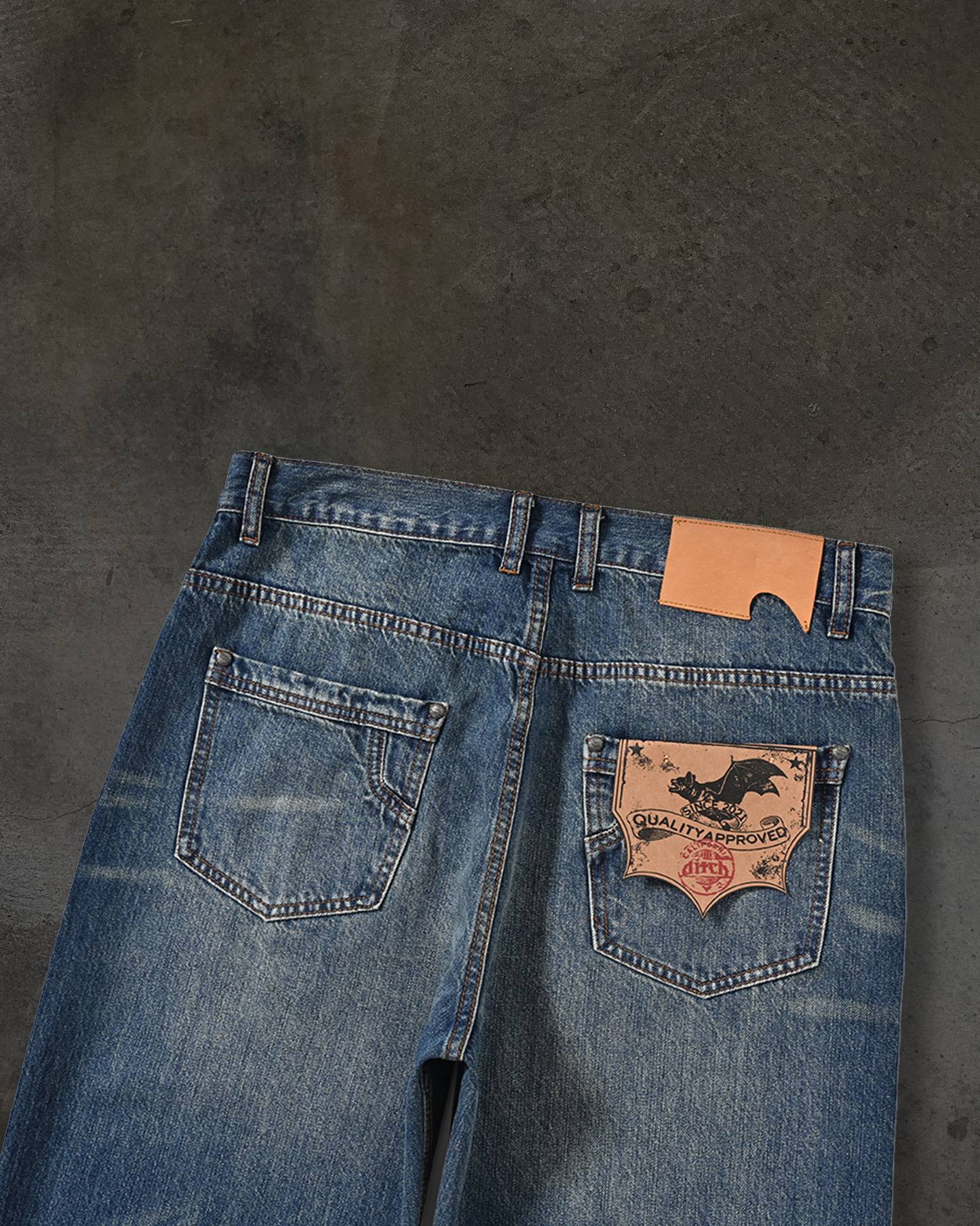 CORE DENIM (LIGHT WASH)