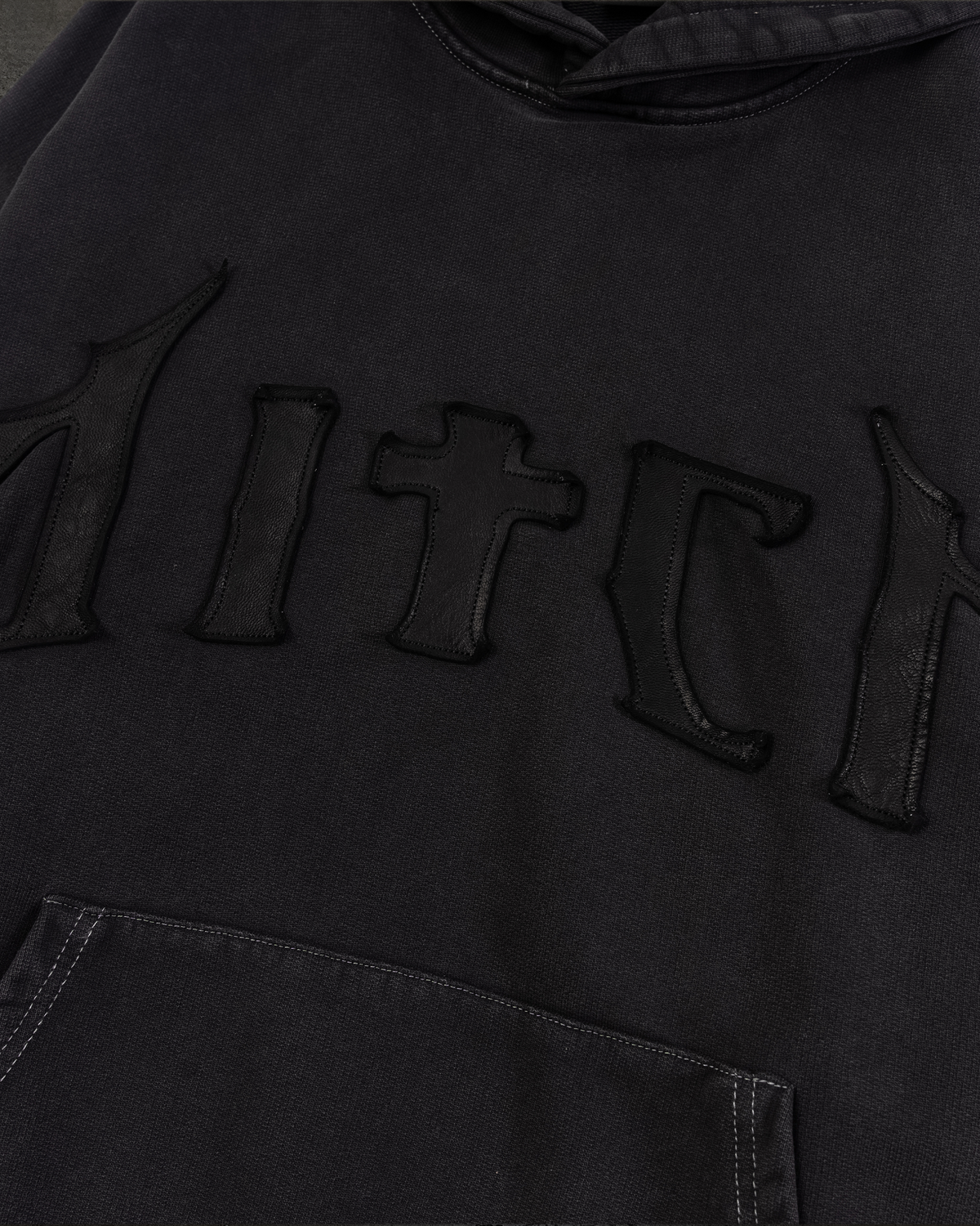LEATHER PATCH PULLOVER (COAL)