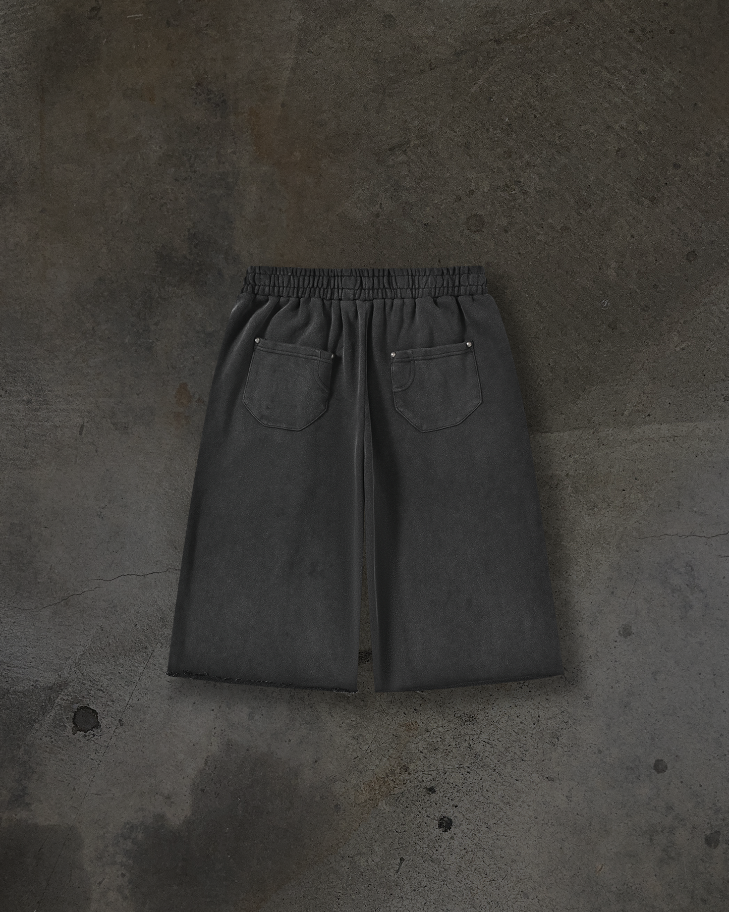 BAGGY SWEATSHORTS (COAL)