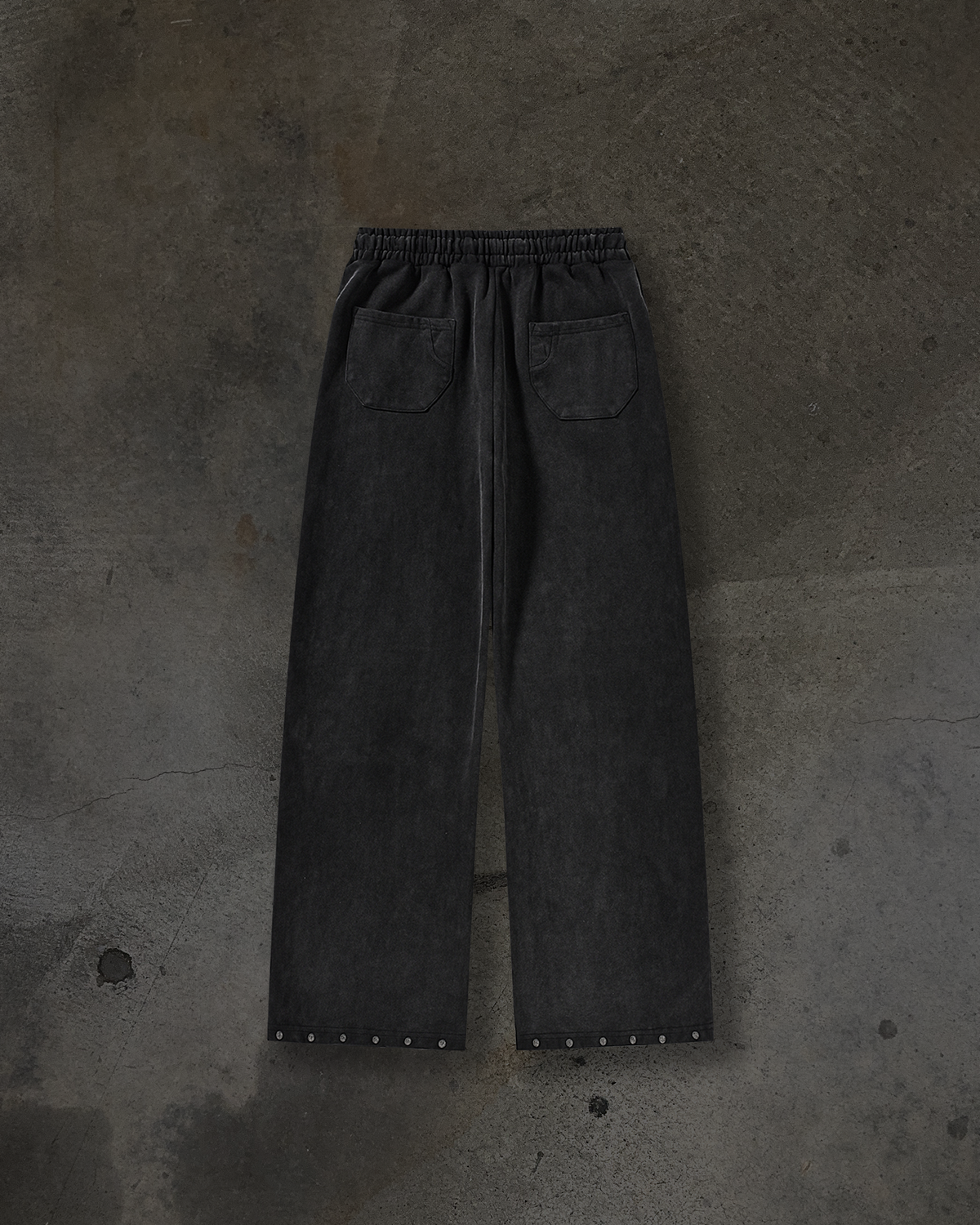RIVET SWEATS (COAL)
