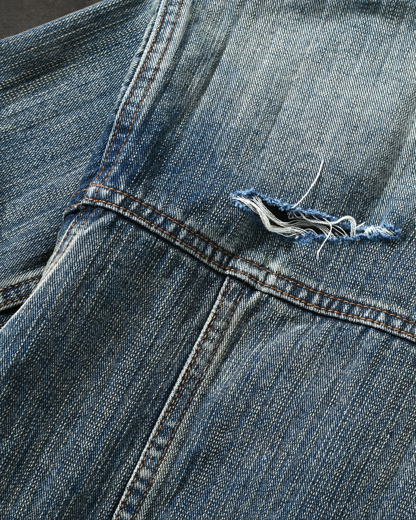 FADED DENIM JACKET (DIRTY WASH)