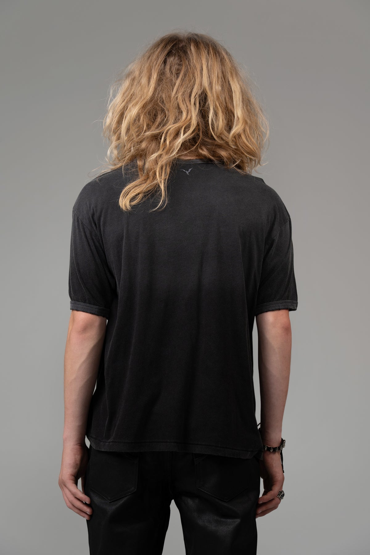 RINGER BLANK TEE (COAL)