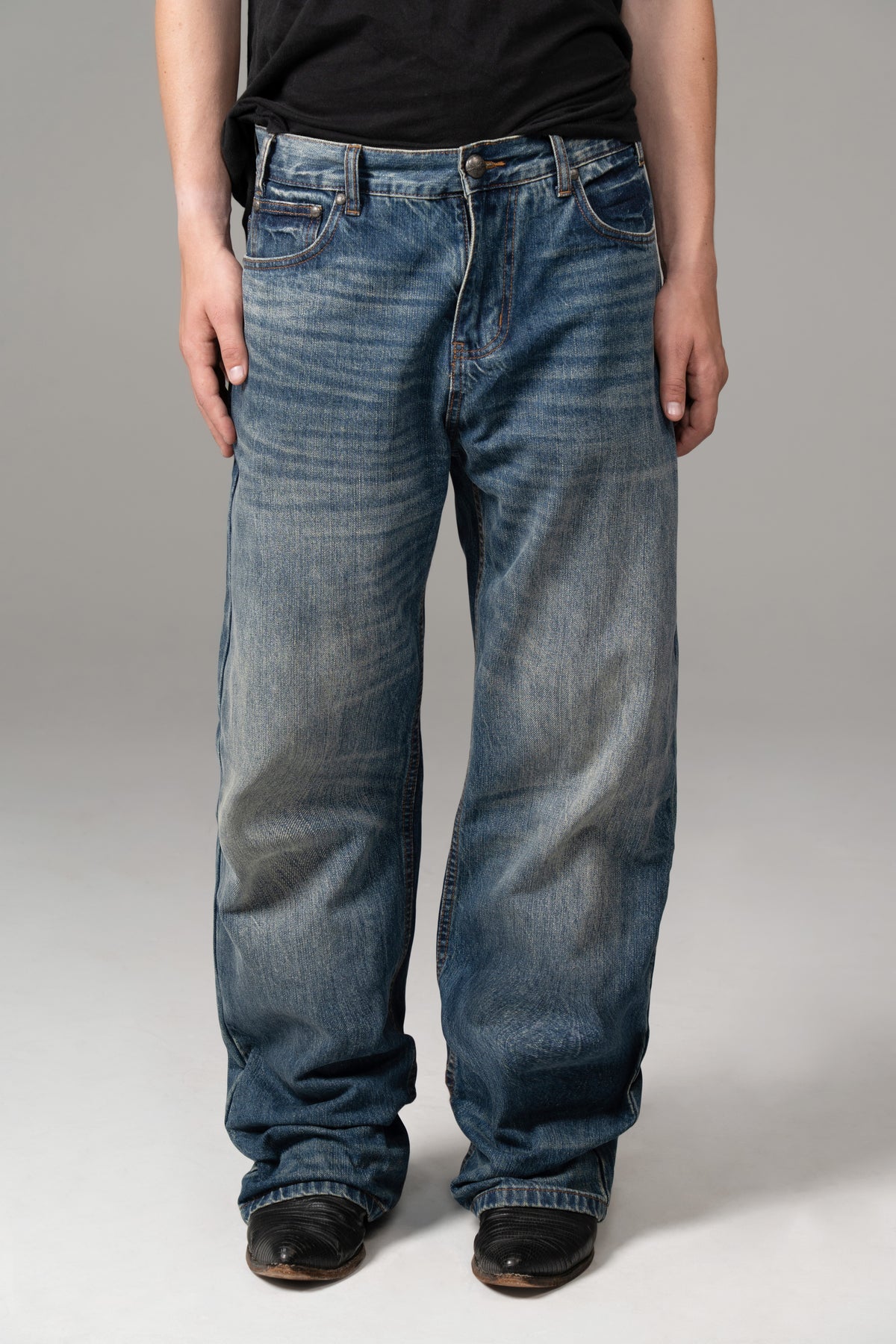 CORE DENIM (LIGHT WASH)