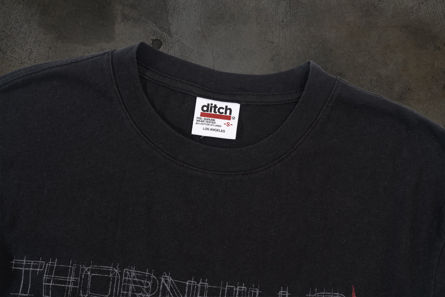 THORNHILLS TEE (COAL)