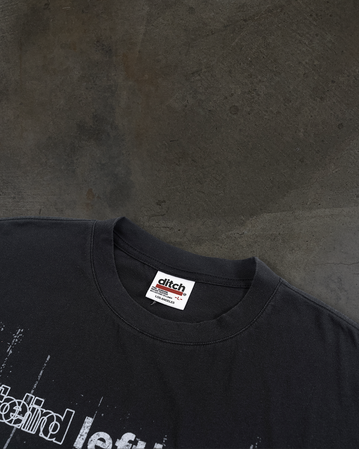 DISTORTED TEXT TEE (COAL)