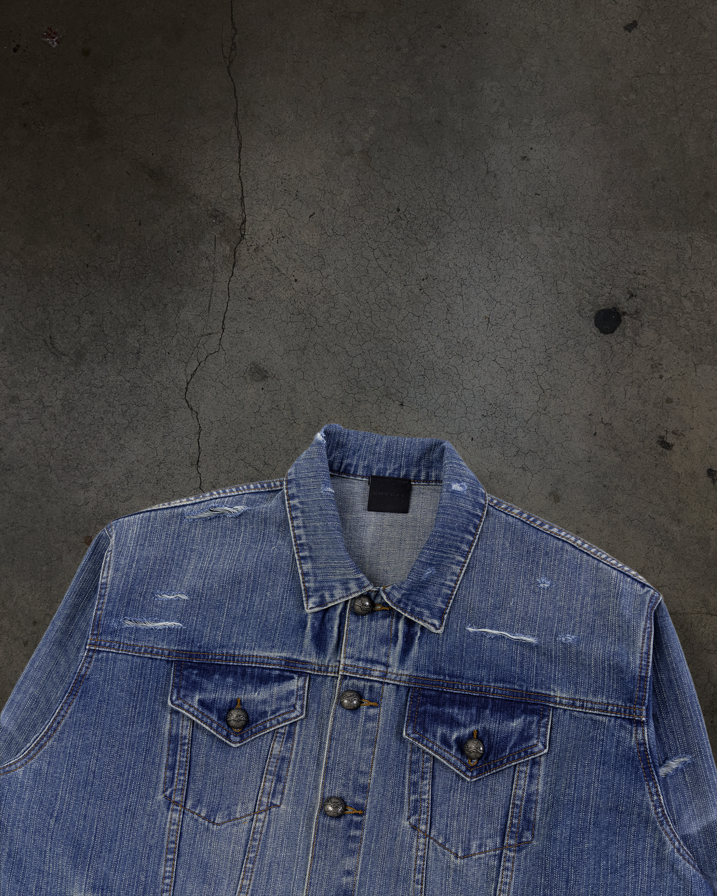 FADED DENIM JACKET (LIGHT WASH)