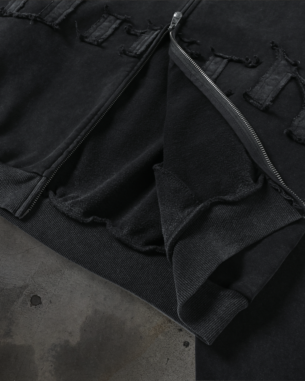 ARCH LOGO ZIPUP (COAL)