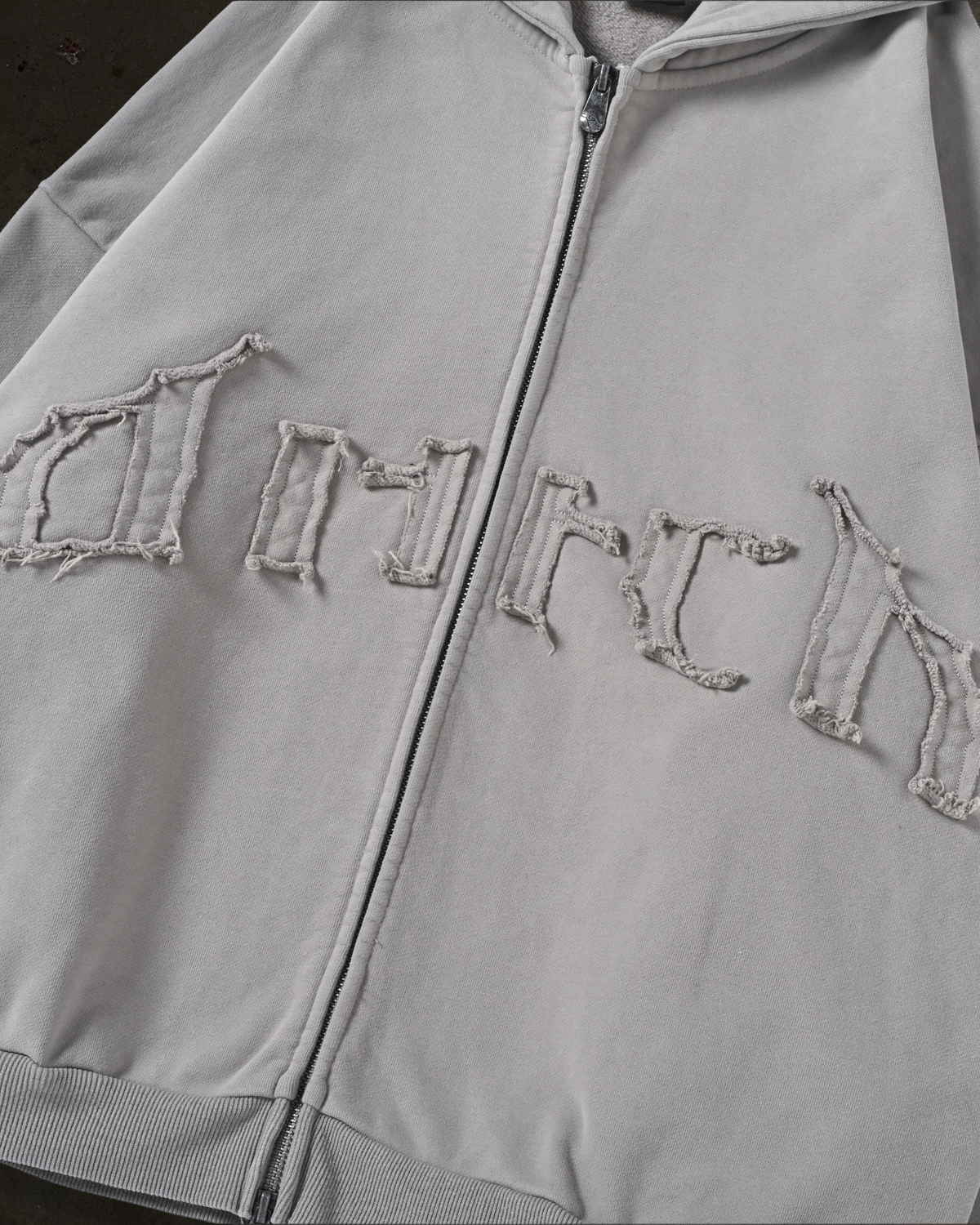 ARCH LOGO ZIPUP (SAND)