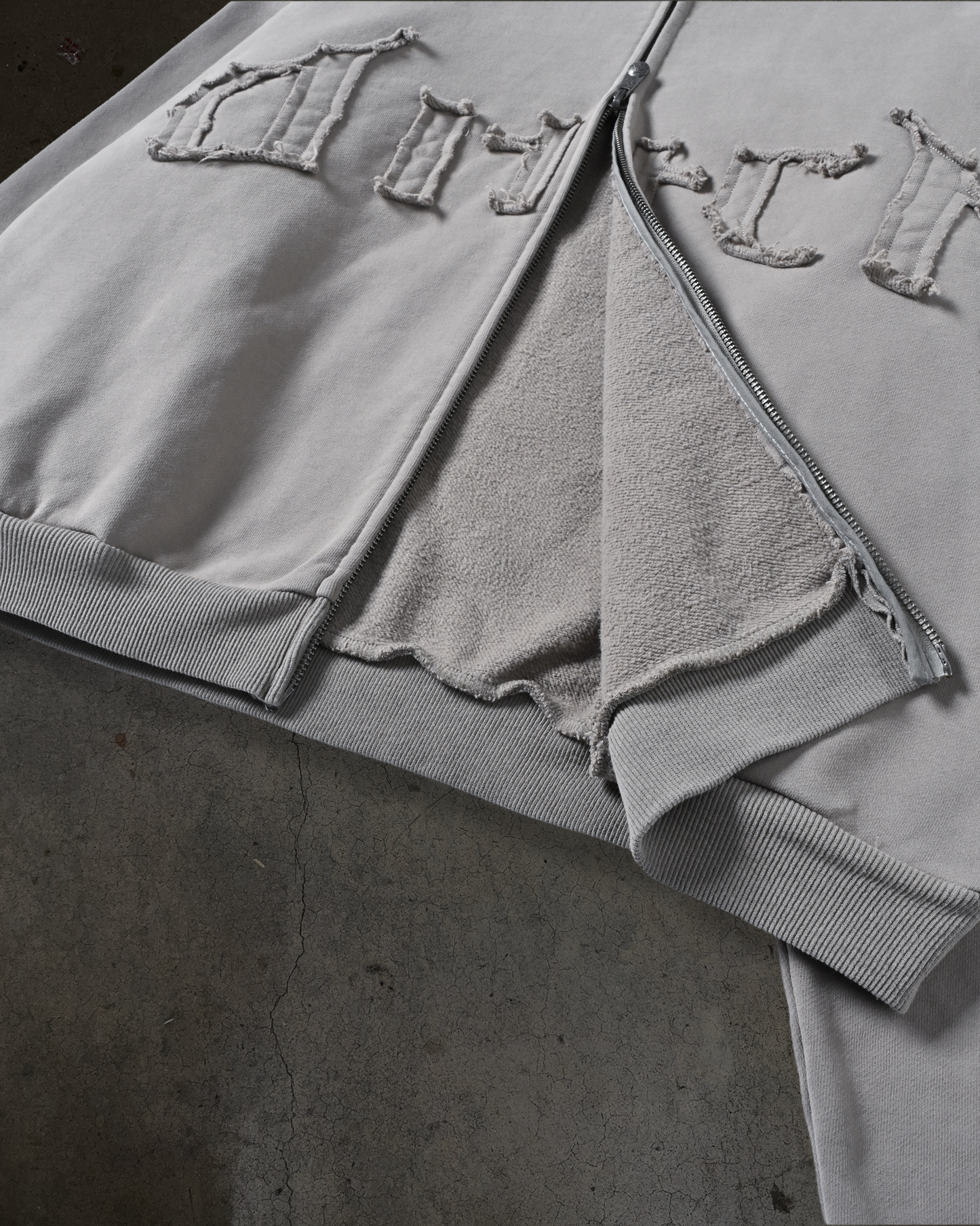 ARCH LOGO ZIPUP (SAND)