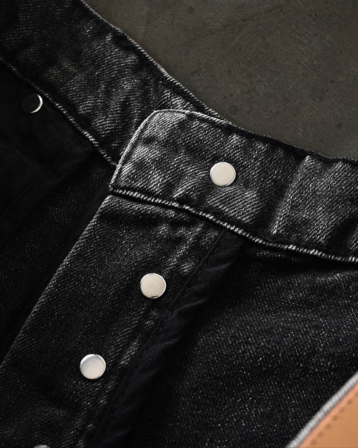 HANDMEDOWN DENIM (DISTRESSED COAL)