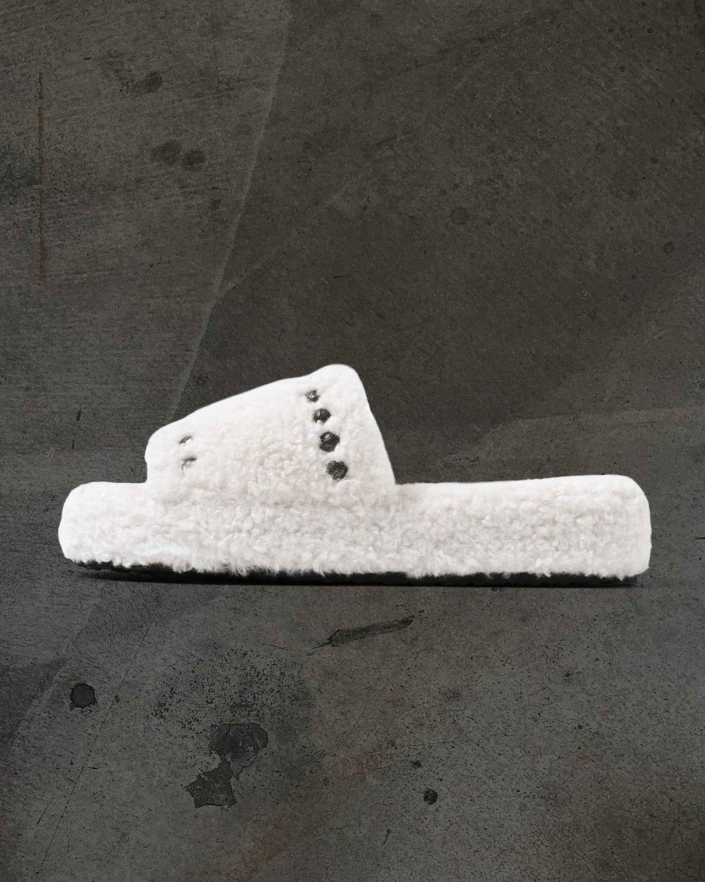 SHEARLING SLIDE (BONE)