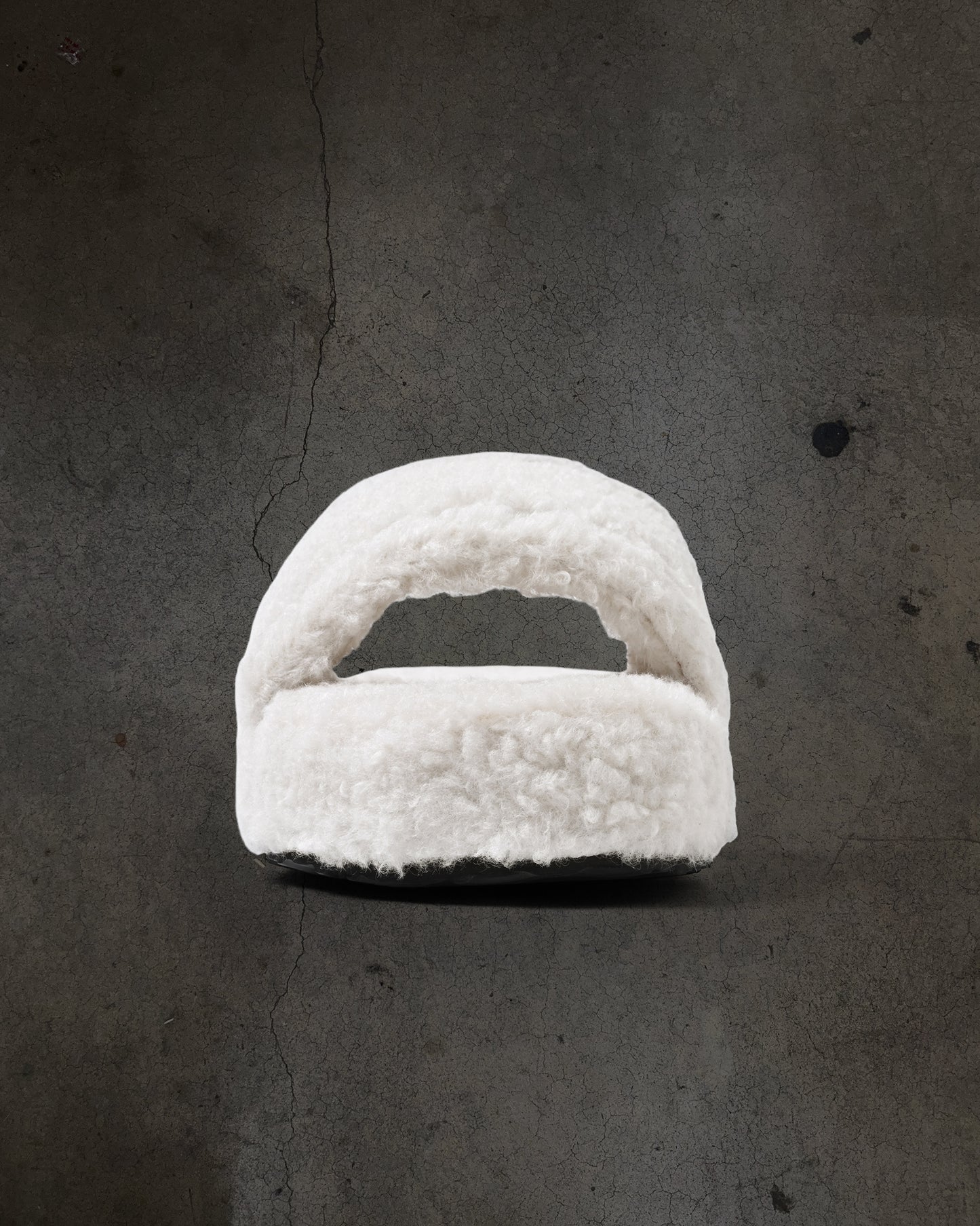 SHEARLING SLIDE (BONE)