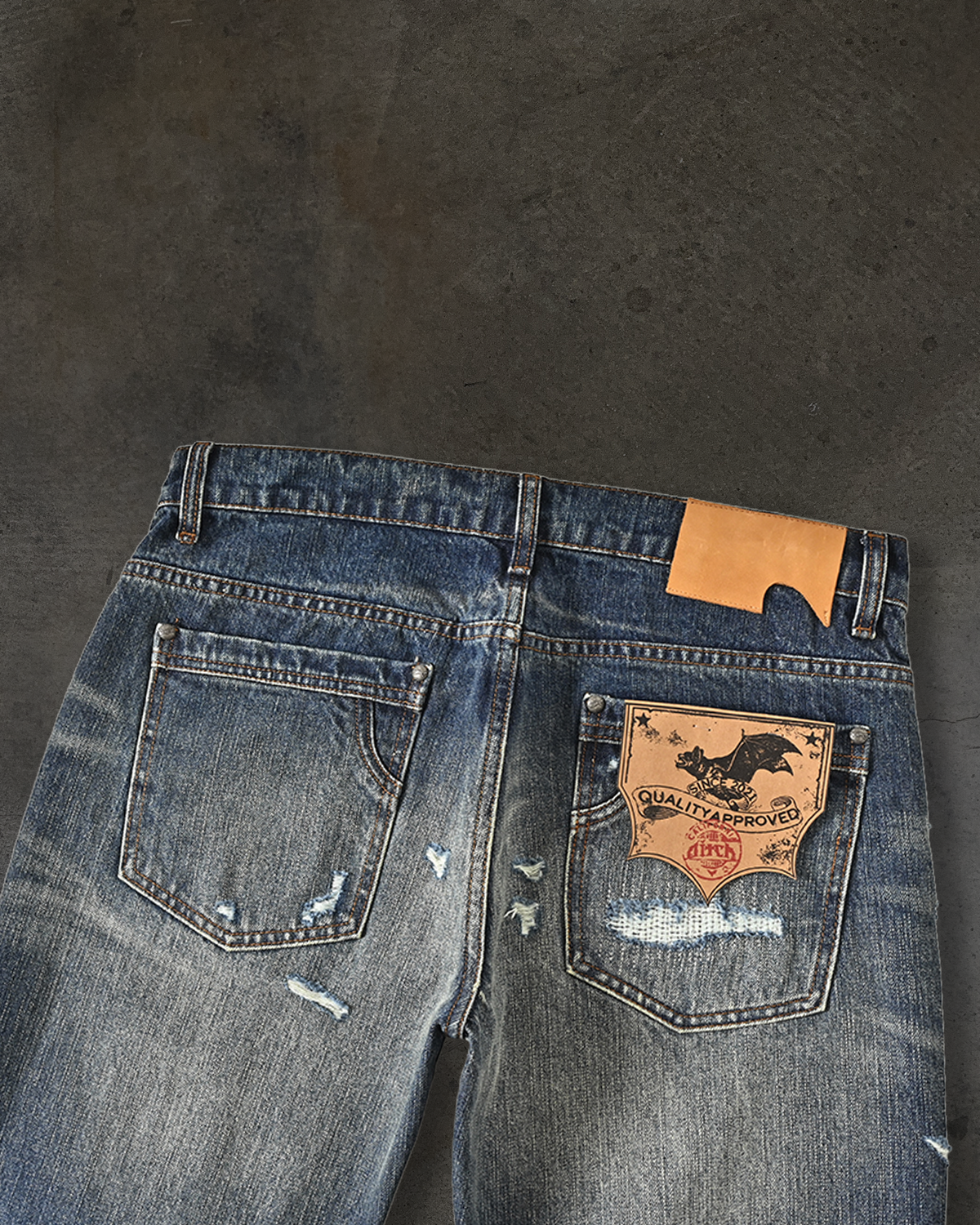 HANDMEDOWN DENIM (DISTRESSED DARK WASH)