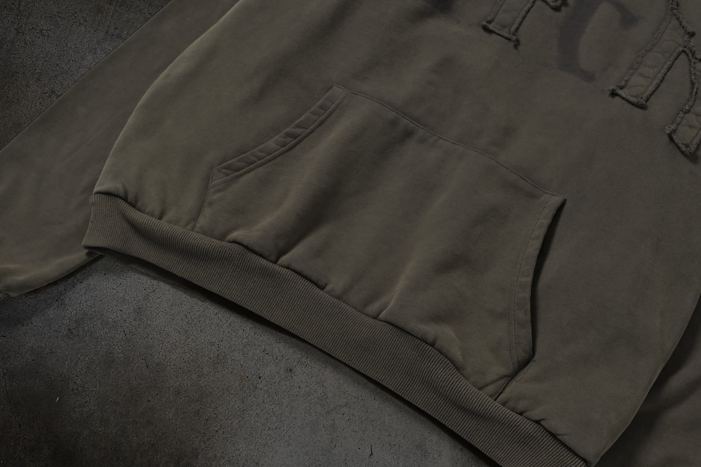 MISSING PATCH PULLOVER (ASH)