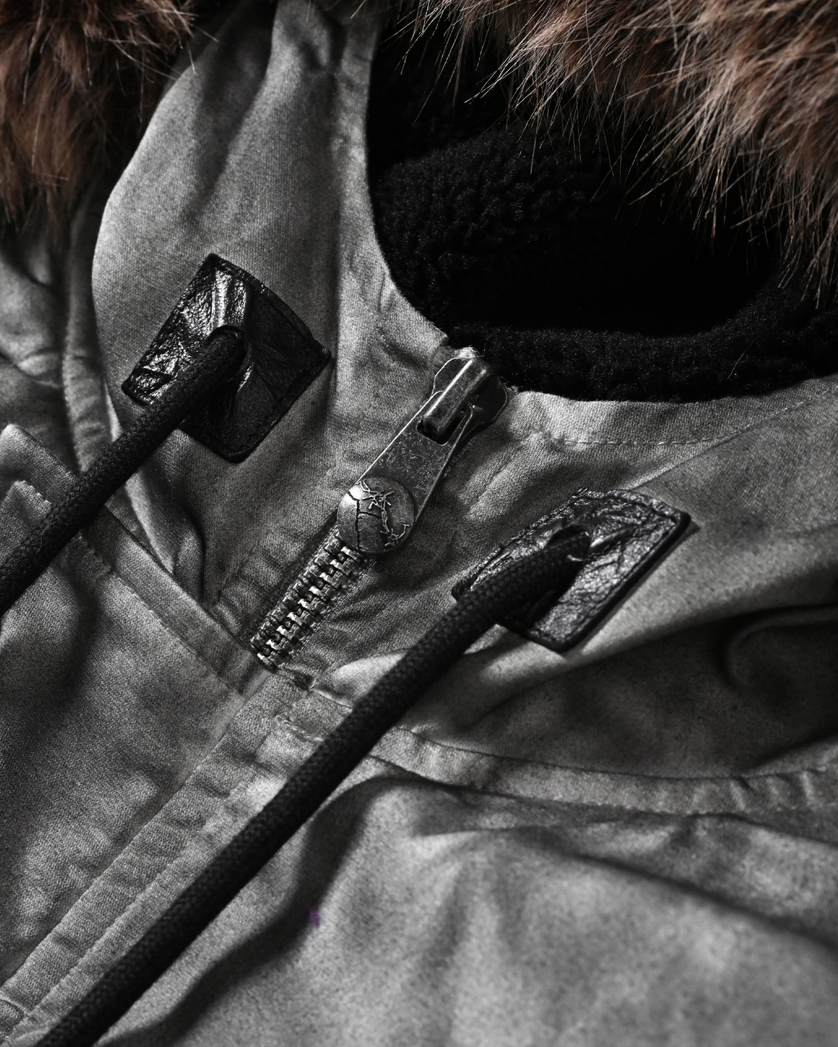 LAMB CREST PARKA (DYED GREY)