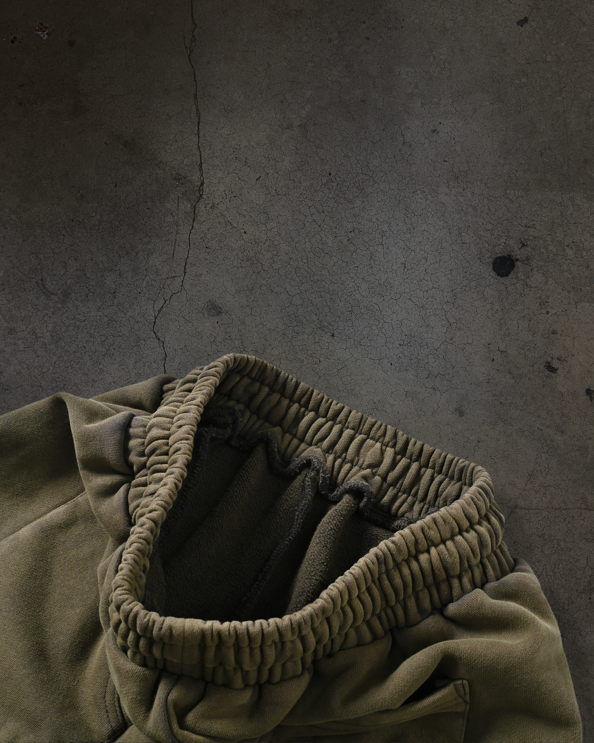 ATHLETIC BARBED SWEATS (ASH)