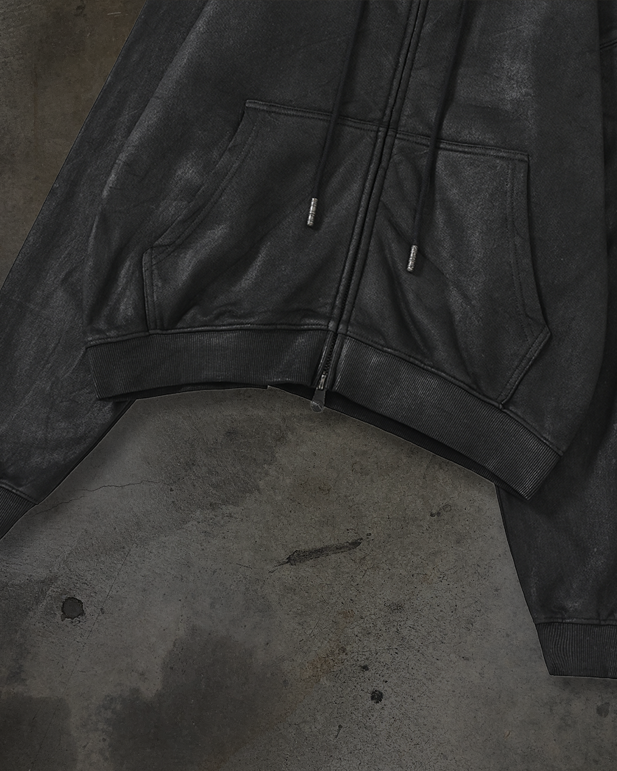 COATED ZIPUP (WAXED NOIR)