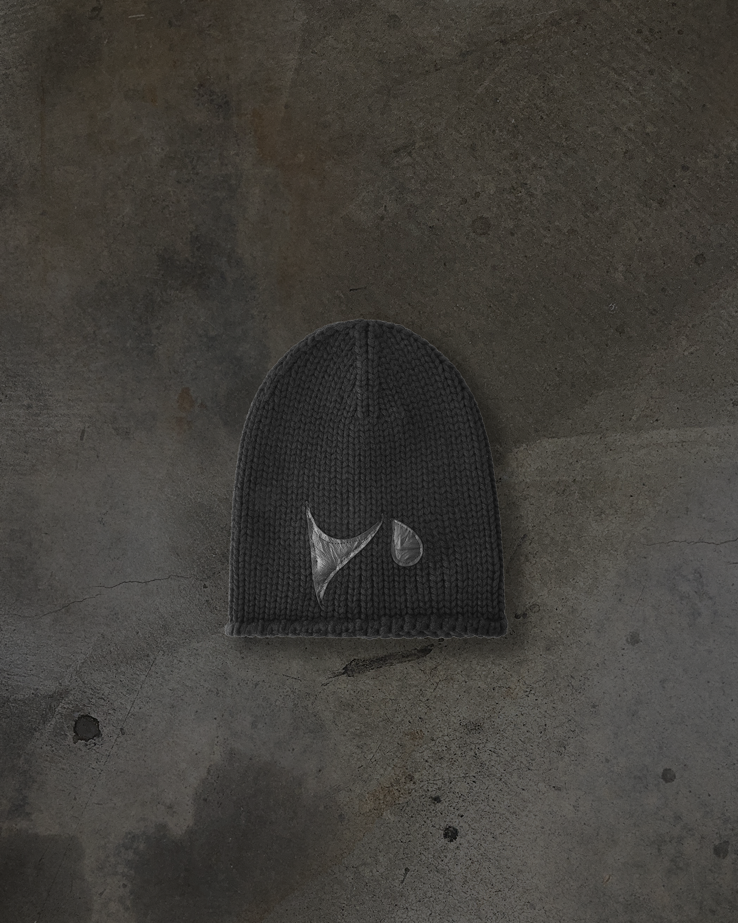 LEATHER PATCH WOOL BEANIE (NOIR)