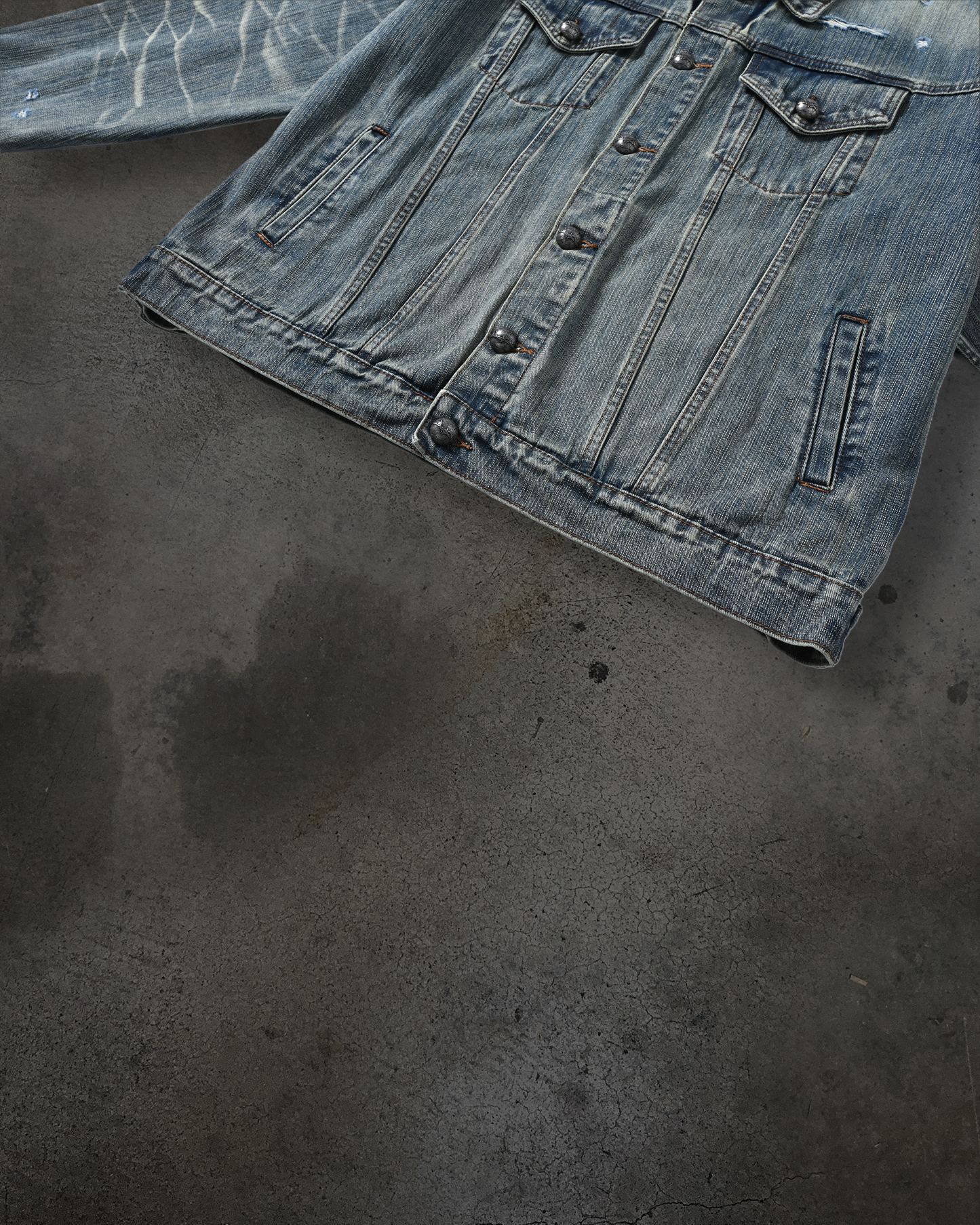 FADED DENIM JACKET (DIRTY WASH)