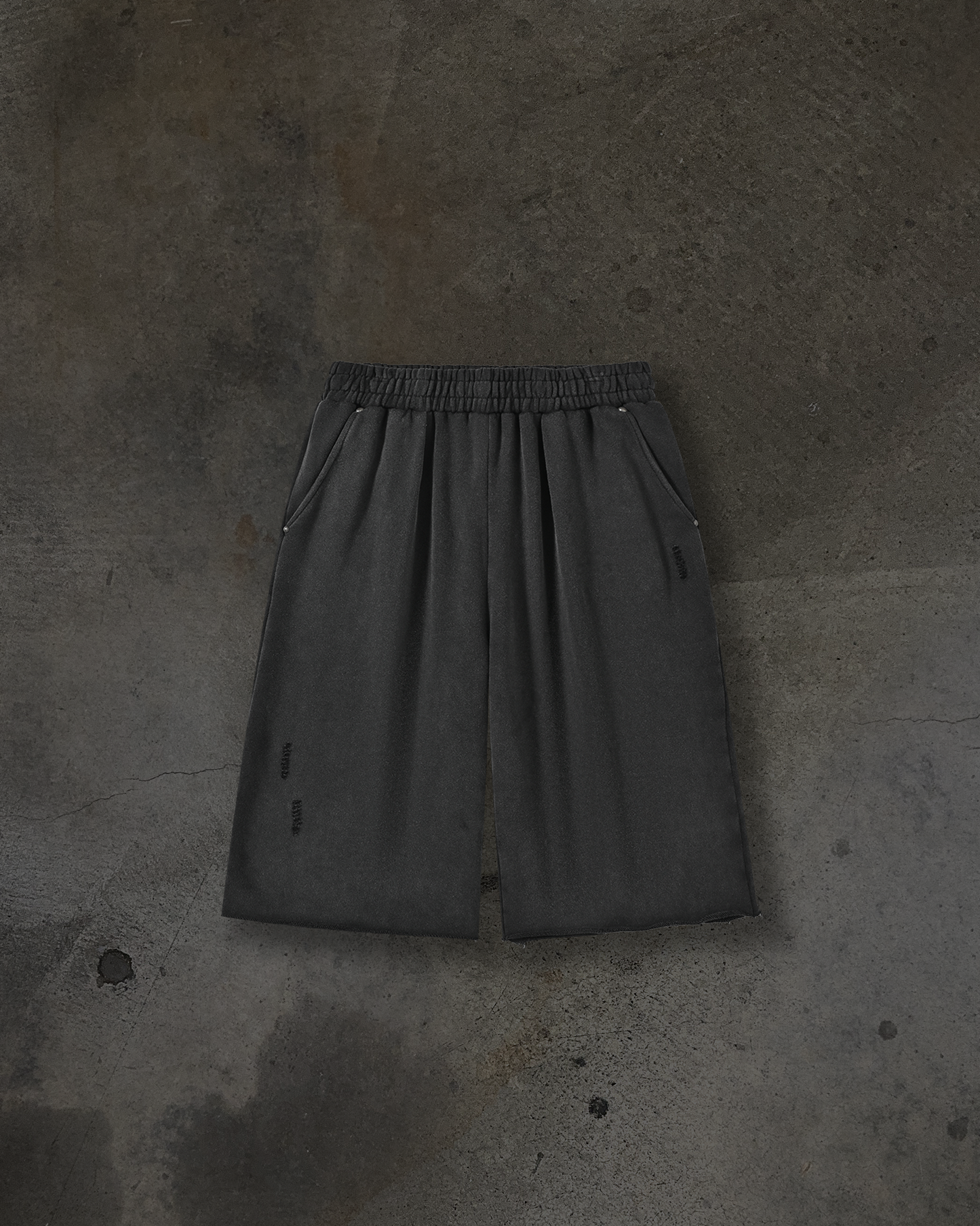BAGGY SWEATSHORTS (COAL)
