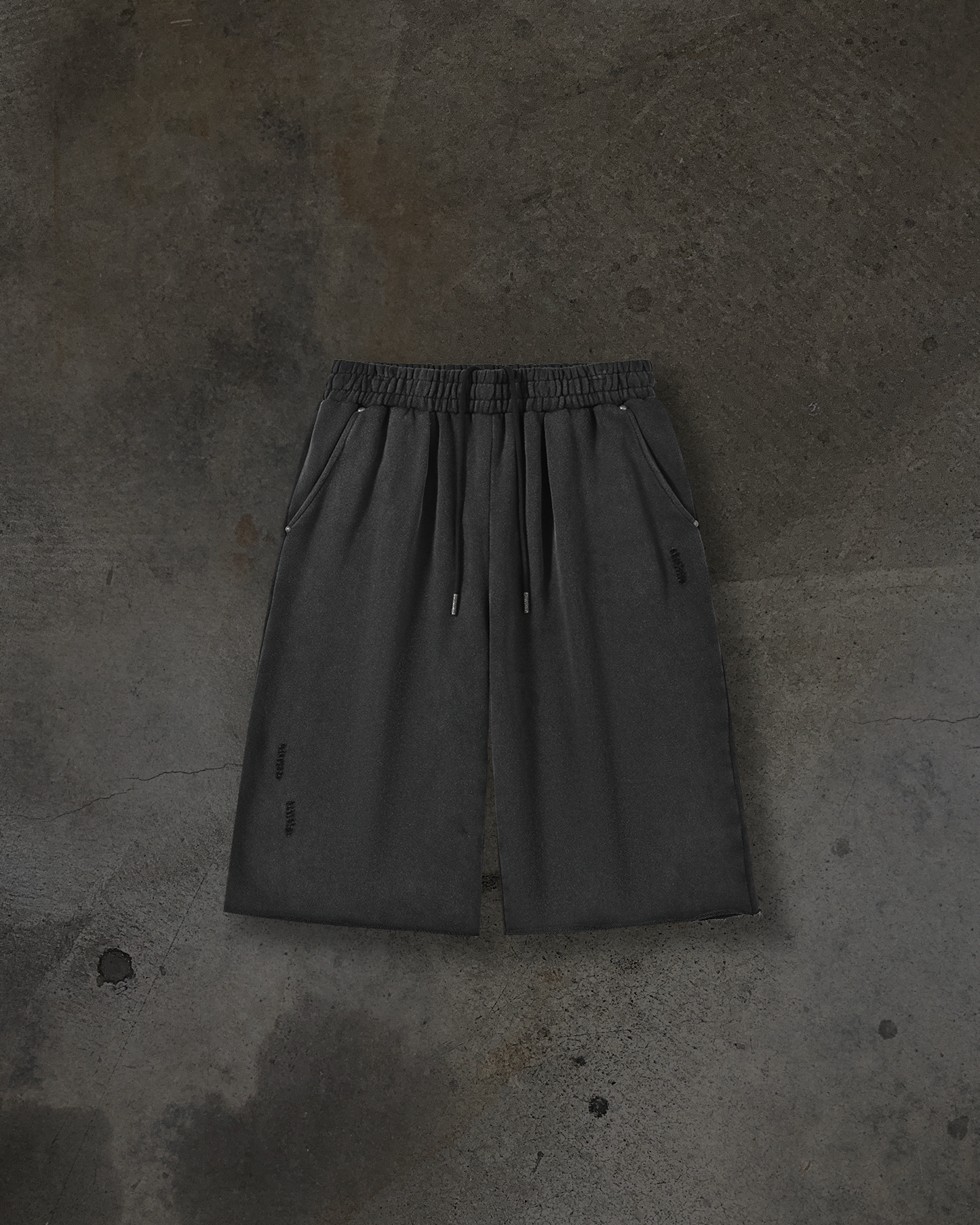 BAGGY SWEATSHORTS (COAL)