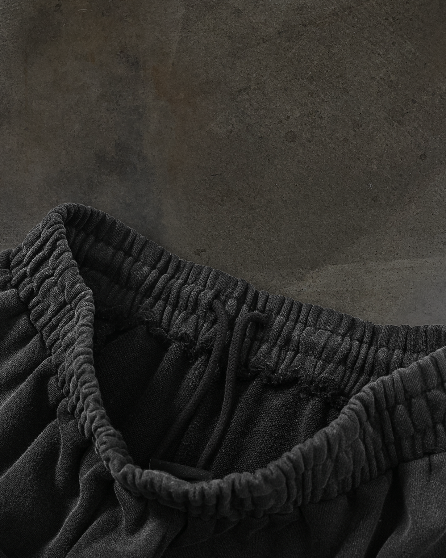 BAGGY SWEATSHORTS (COAL)