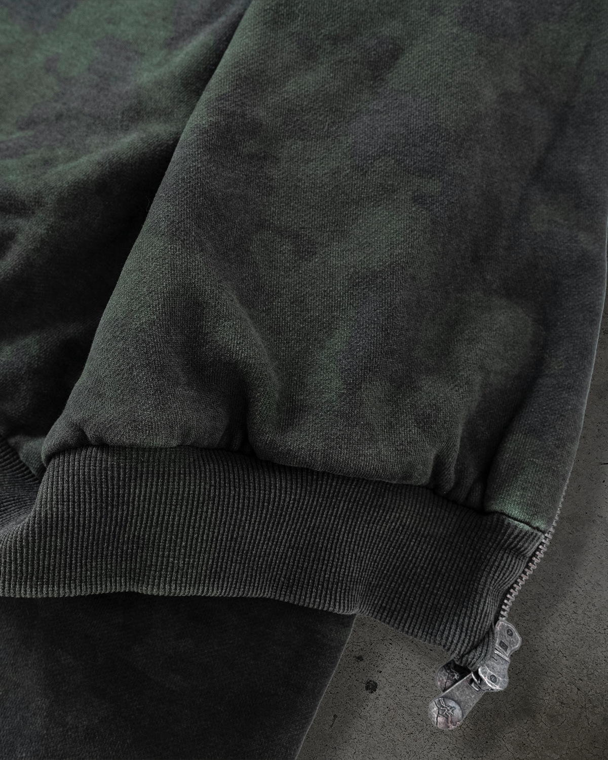 DOUBLE LAYERED BLANK ZIPUP (CAMO)