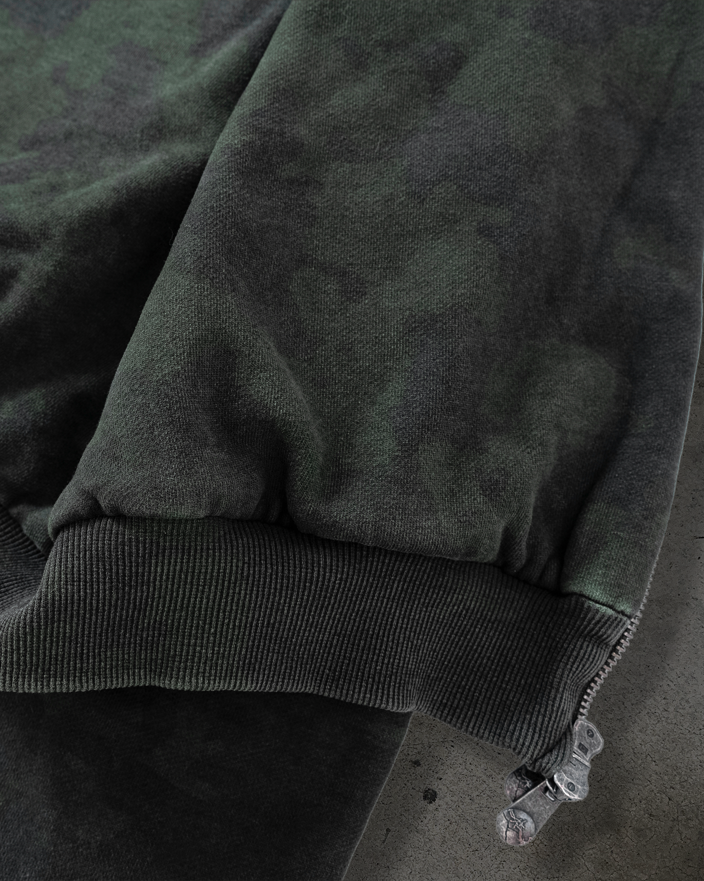 DOUBLE LAYERED BLANK ZIPUP (CAMO)