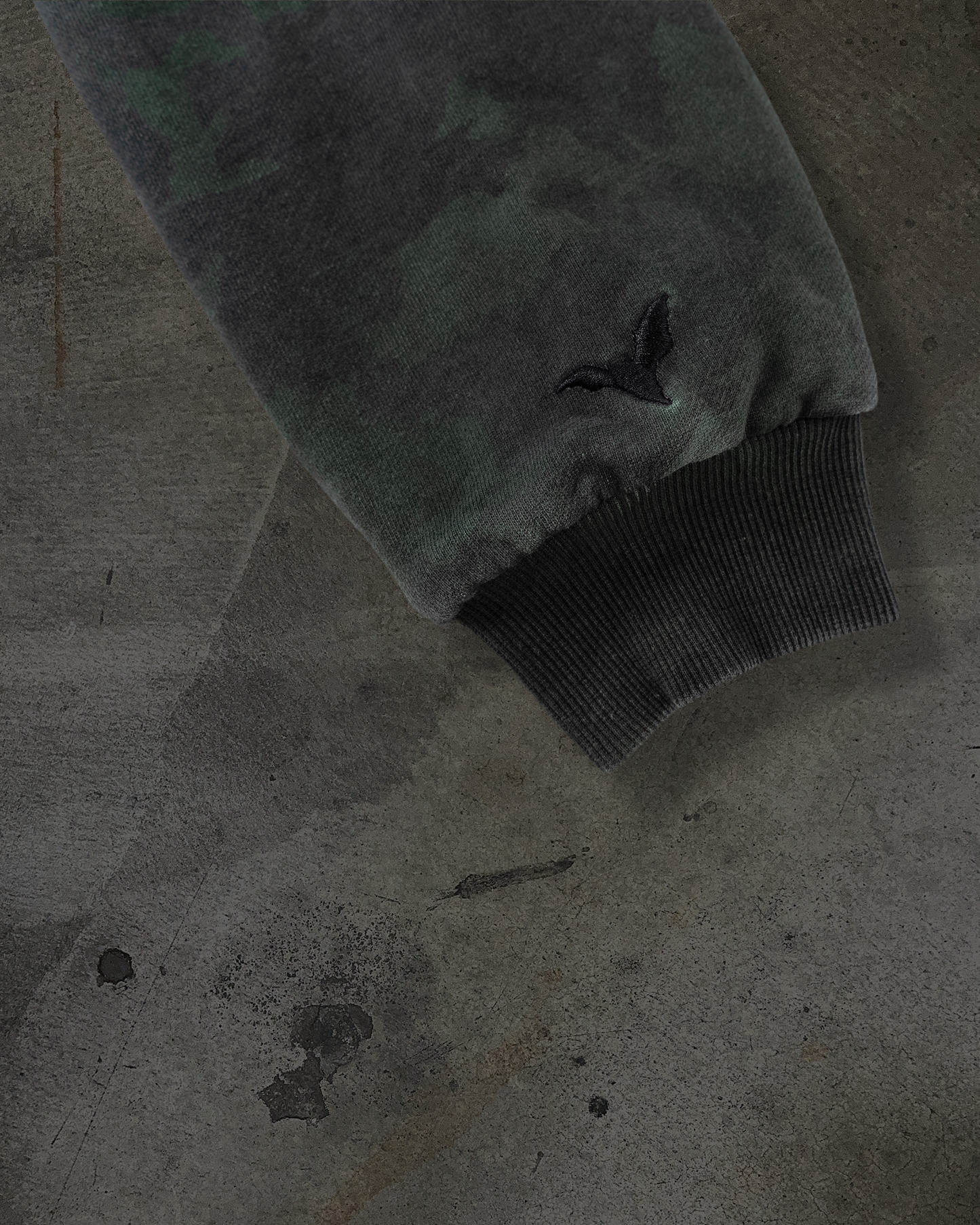 DOUBLE LAYERED BLANK ZIPUP (CAMO)