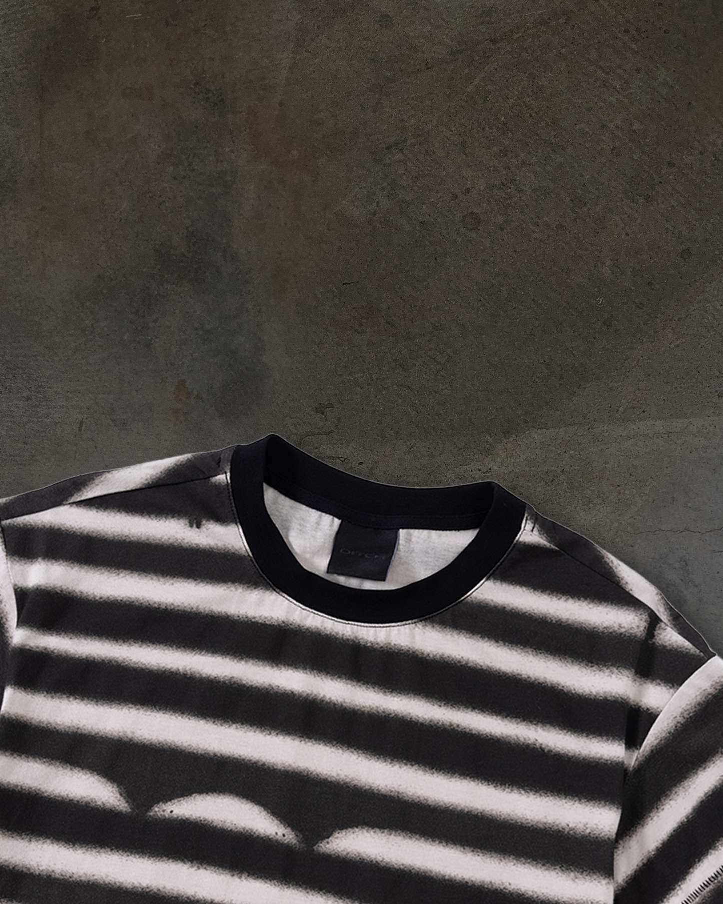 SPRAY TEE (B&W)