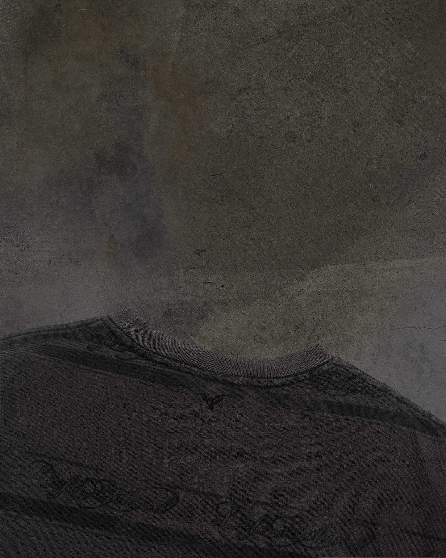 DISTRESSED STRIPE TEE (ASH)