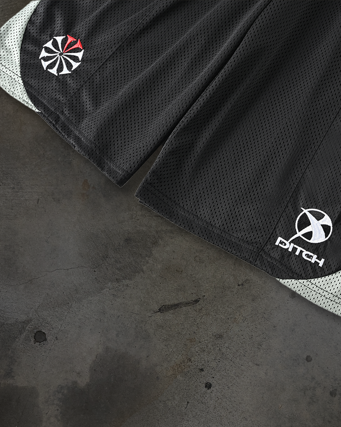 HOOP SHORTS (COAL)